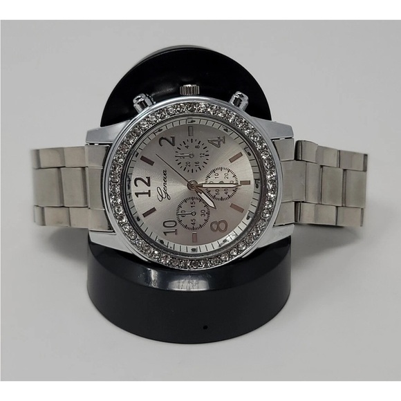 Silver Metal Watch - Picture 8 of 14